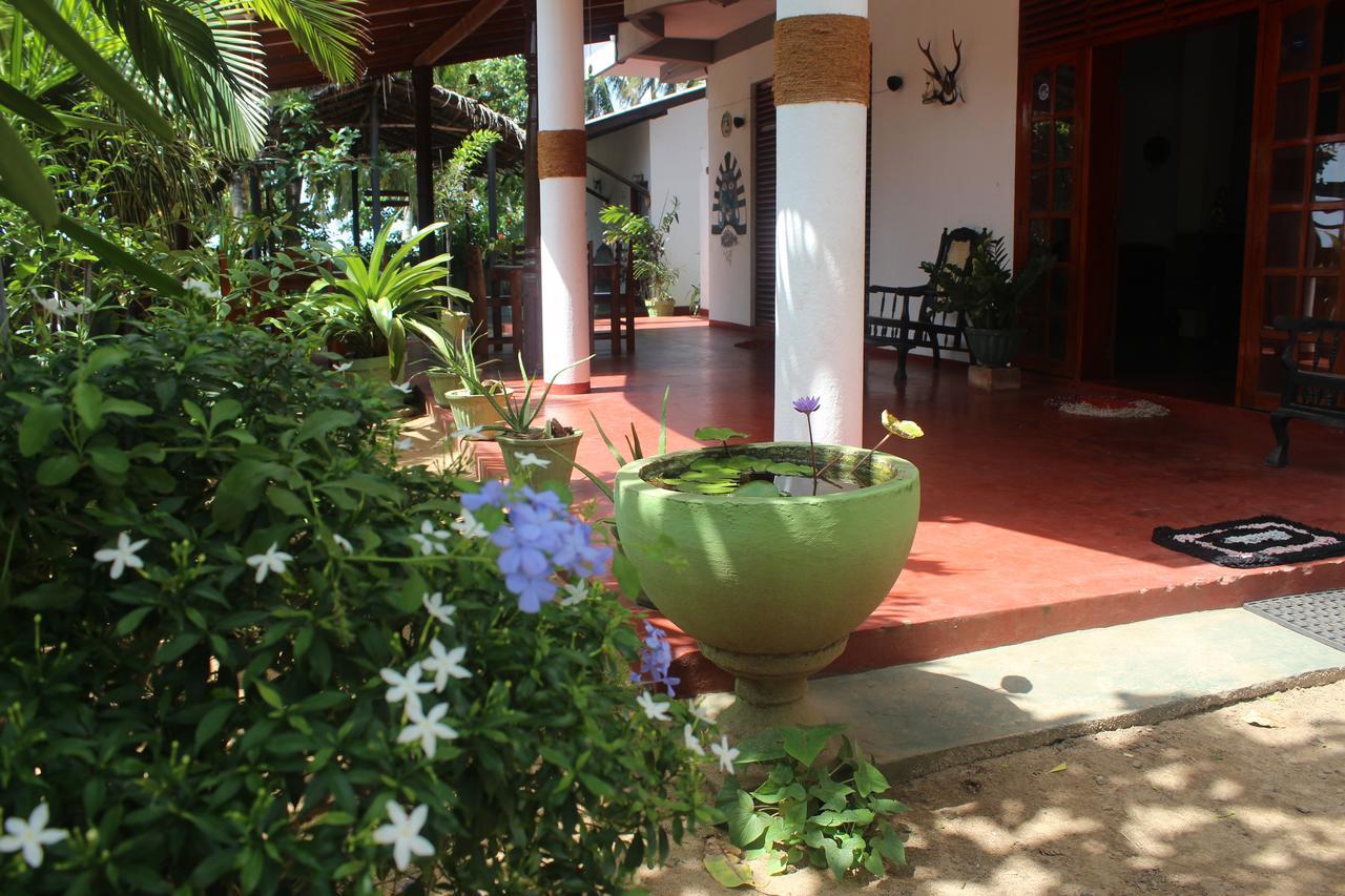 Julie Guest House Tangalle Eksteriør bilde